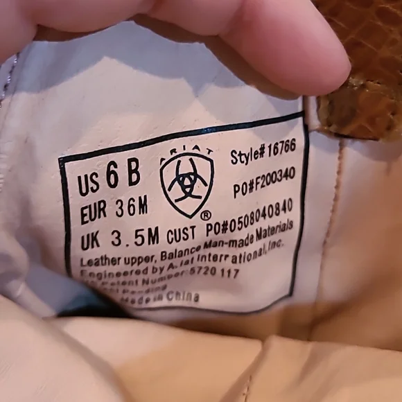 Womens Ariat Boots - Picture 4 of 5